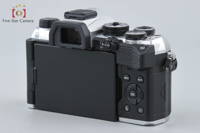 OM SYSTEM OLYMPUS OM-5 Mark II Silver Mirrorless Camera [Japanese Language Only]
