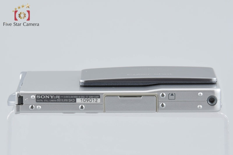 SONY Cyber-shot DSC-T7 Silver 5.1 MP Digital Camera [Japanese Language Only]