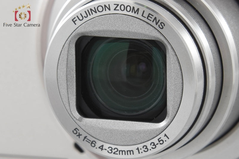Fujifilm FinePix F200EXR Silver 12.0 MP Digital Camera w/ Box