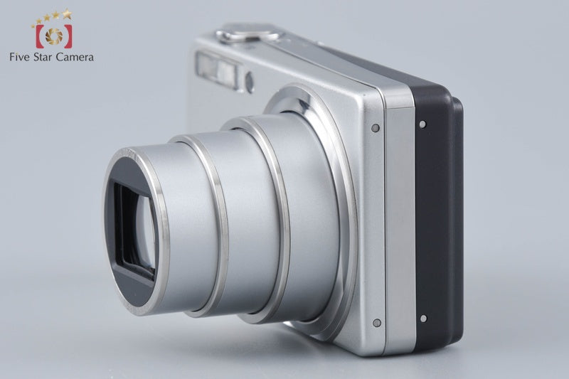 Ricoh Caplio R7 Silver 8.1 MP Digital Camera