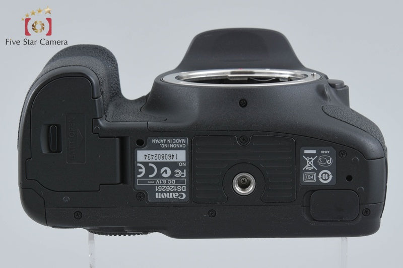 Canon EOS 7D 18.0 MP Digital SLR Camera + BG-E7 Battery Grip