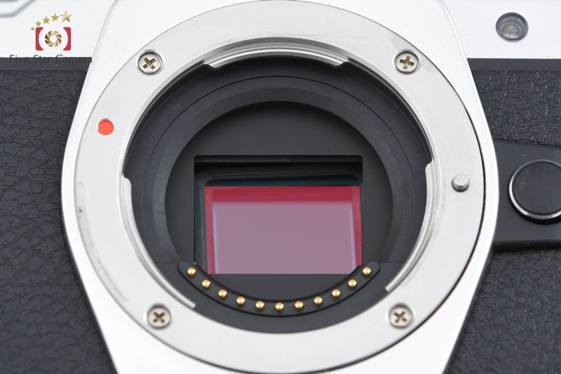 "Shutter count 2,792" Olympus OM-D E-M10 Mark II Silver 16.1 MP 14-42 EZ Lens
