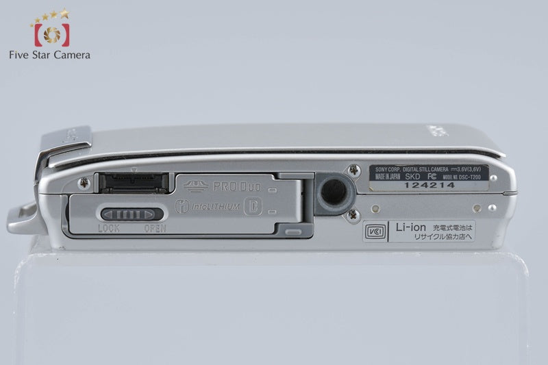 Sony Cyber-Shot DSC-T200 Silver 8.1 MP Digital Camera [Japanese Language Only]