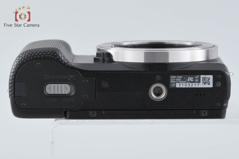 Sony α5000 ILCE-5000 Black 20.1MP Mirrorless Digital Camera [Multiple Languages]