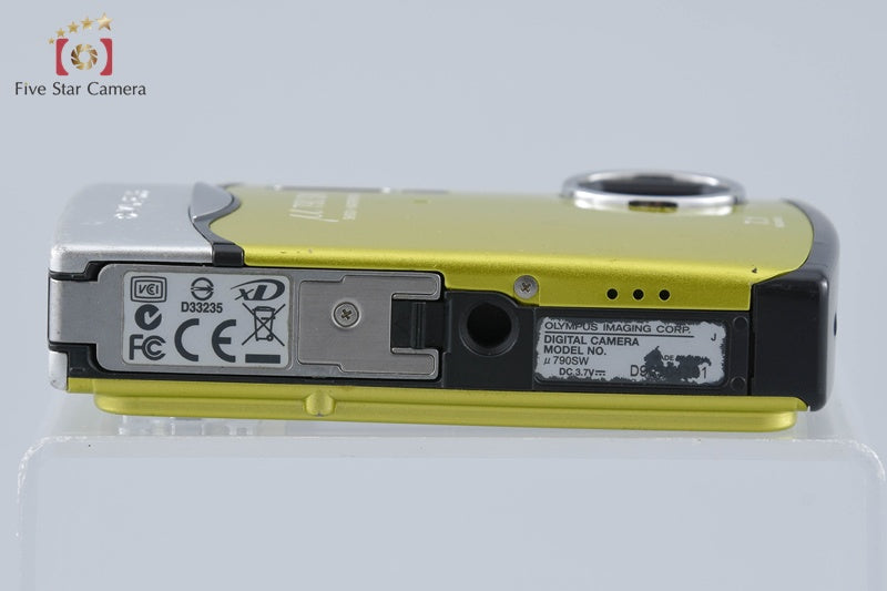 Olympus μ790SW Leaf Green 7.1 MP Digital Camera