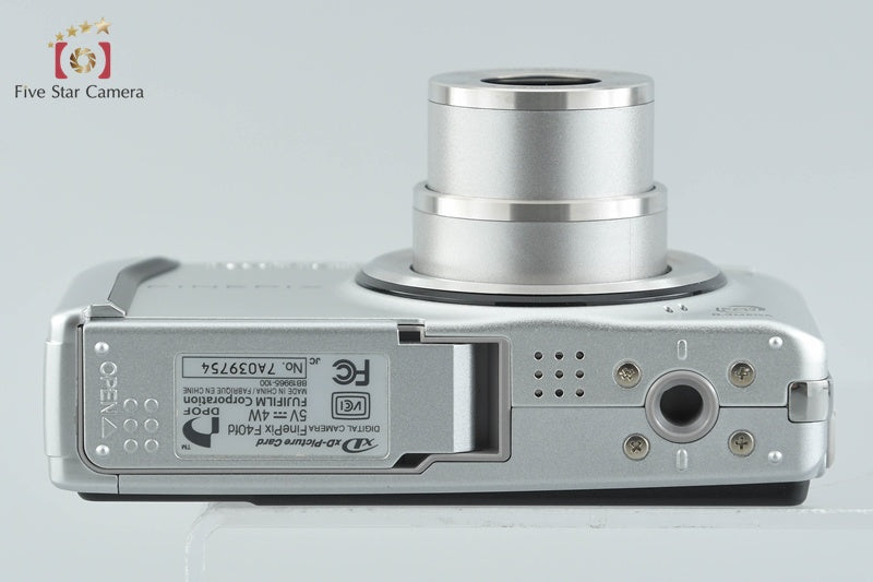 Fujifilm FinePix F40fd Silver 8.3 MP Digital Camera