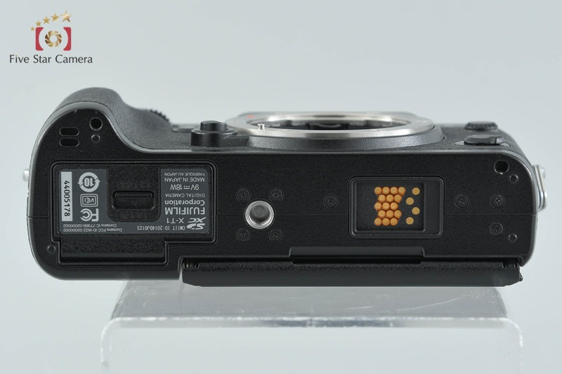 Fujifilm X-T1 Black 16.3 MP Digital Mirrorless Camera + VG-XT1 Battery Grip