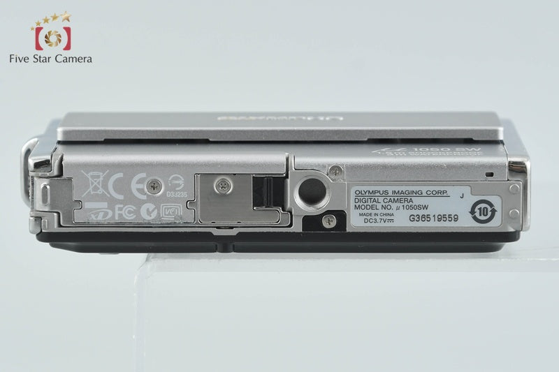 Olympus μ1050SW Silver 10.1 MP Digital Camera