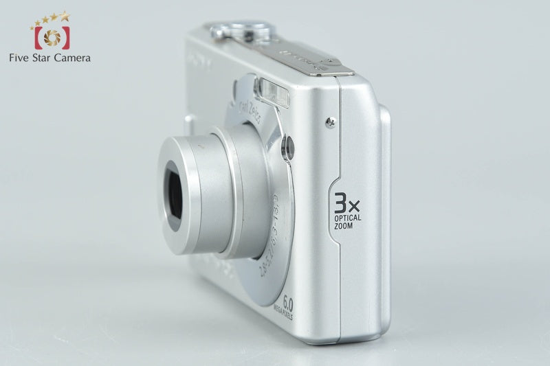 Sony Cyber-Shot DSC-W30 Silver 6.0 MP Digital Camera [Japanese Language Only]