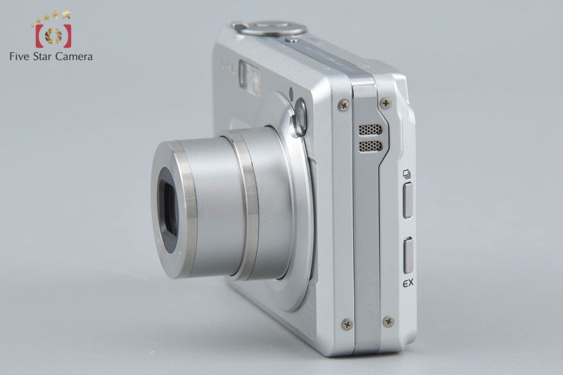 Casio EXILIM ZOOM EX-Z750 Silver 7.2 MP Digital Camera
