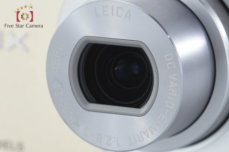 Panasonic LUMIX DMC-FX40 Gold 12.1 MP Digital Camera [Japanese Language Only]