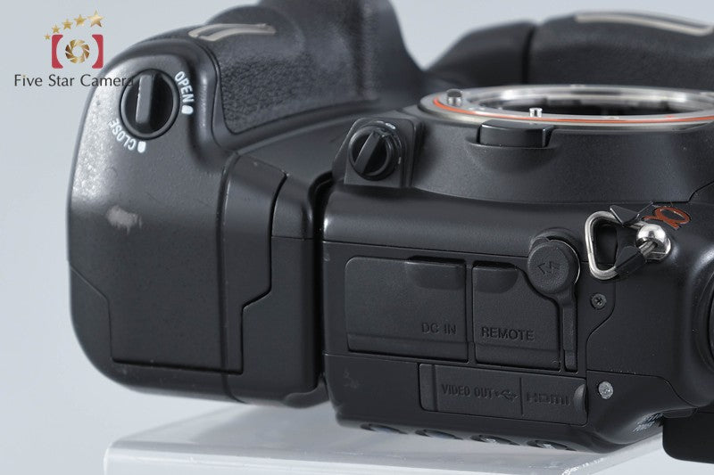 Sony α700 DSLR-A700 10.2 MP + VG-C70AM Battery Grip [Japanese Language Only]