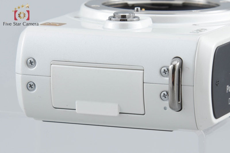 Panasonic LUMIX DMC-GF1 White 12.1 MP Digital Camera [Japanese Language Only]