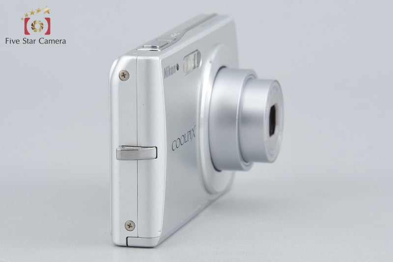 Nikon COOLPIX S200 Silver 7.1 MP Digital Camera