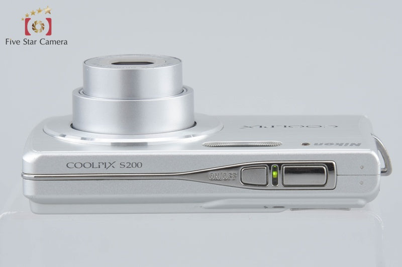 Nikon COOLPIX S200 Silver 7.1 MP Digital Camera