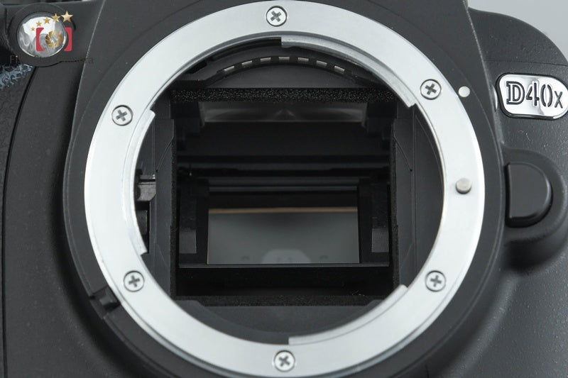 "Count 547" Nikon D40x 10.2 MP DSLR AF-S DX 18-55 55-200 Lenses