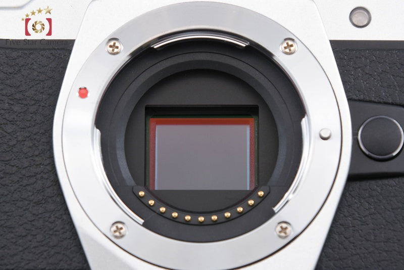 "Count 1,470" Olympus OM-D E-M10 Mark II Silver 16.1 MP 14-42 40-150 Lens w/ Box