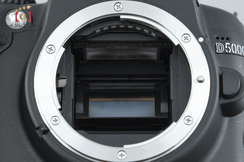 "Shutter count 2,292" Nikon D5000 12.3 MP DSLR Camera 18-55 55-200 VR Lenses