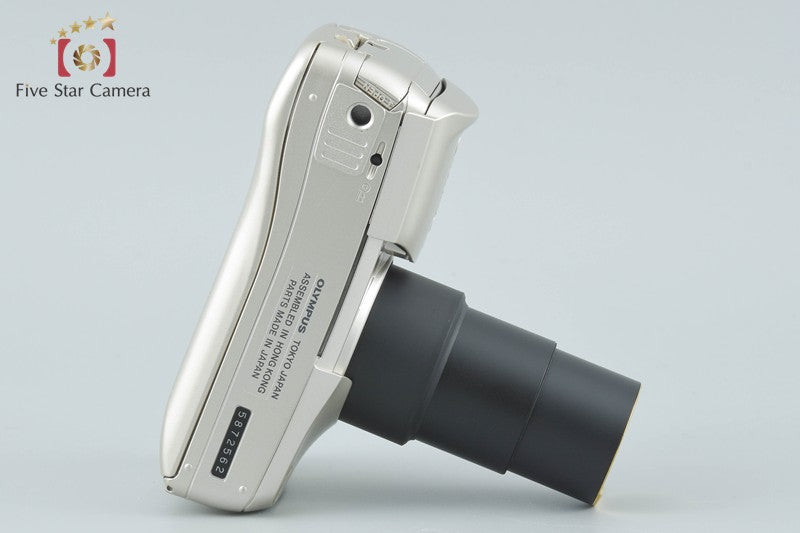Olympus μ[mju:] ZOOM 105 DELUXE 35mm Point & Shoot Film Camera