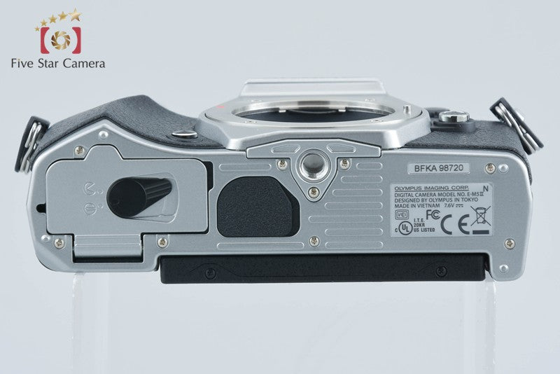"Count 753" Olympus OM-D E-M5 Mark II Silver 16.1 MP Digital Camera w/ Box