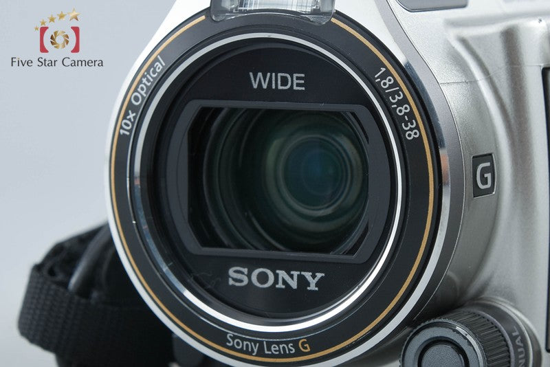 SONY HANDYCAM HDR-CX560V Champagne Silver Camcoder [Japanese Language Only]