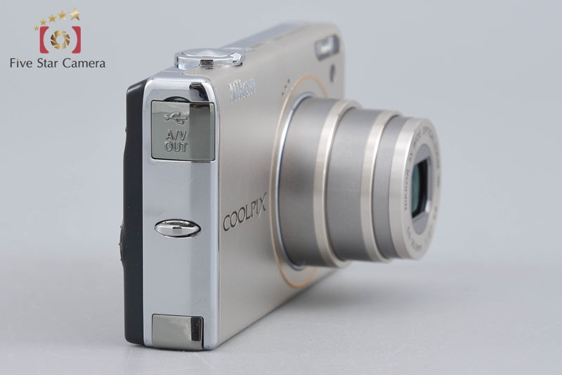 Nikon COOLPIX S640 Ice Silver 12.2 MP Digital Camera