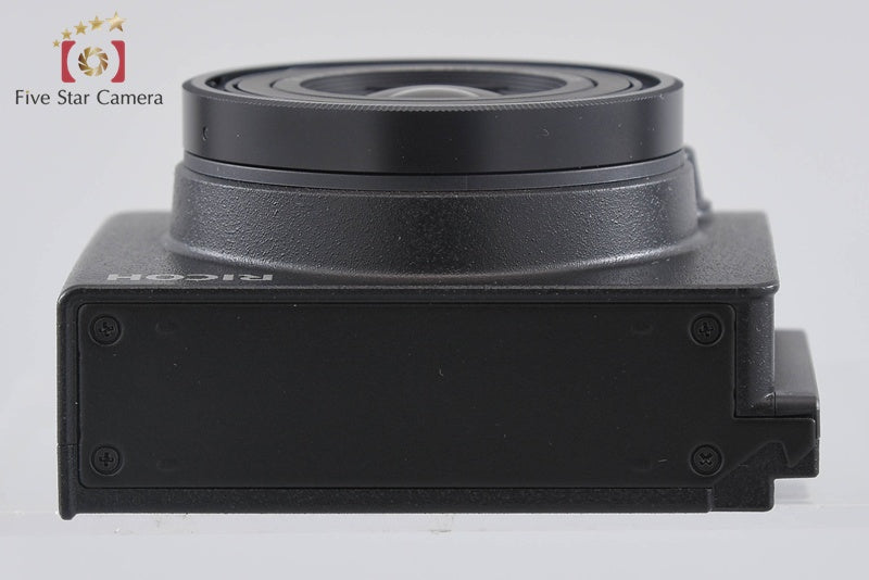 "Shutter count 8" RICOH S10 24-72mm f/2.5-4.4 VC for GXR w/ Box