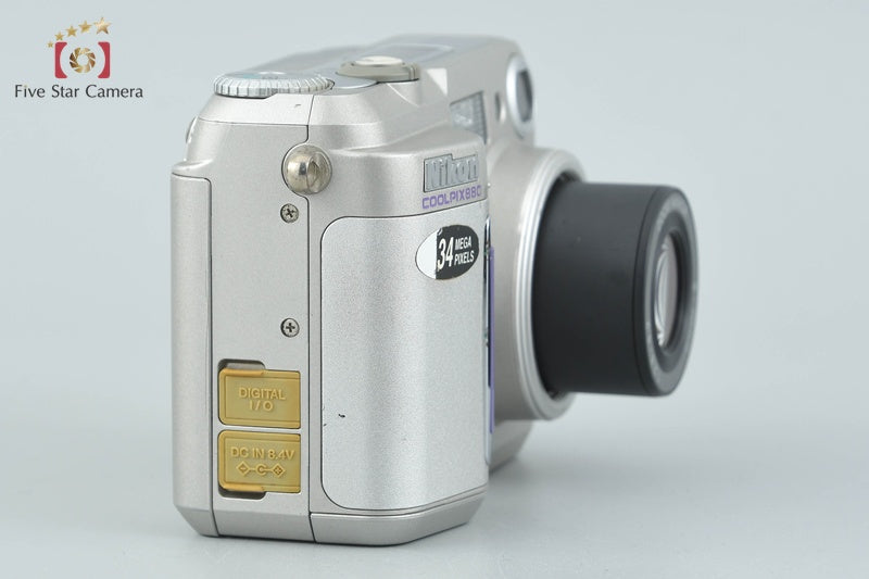 Nikon COOLPIX 880 3.3 MP Digital Camera