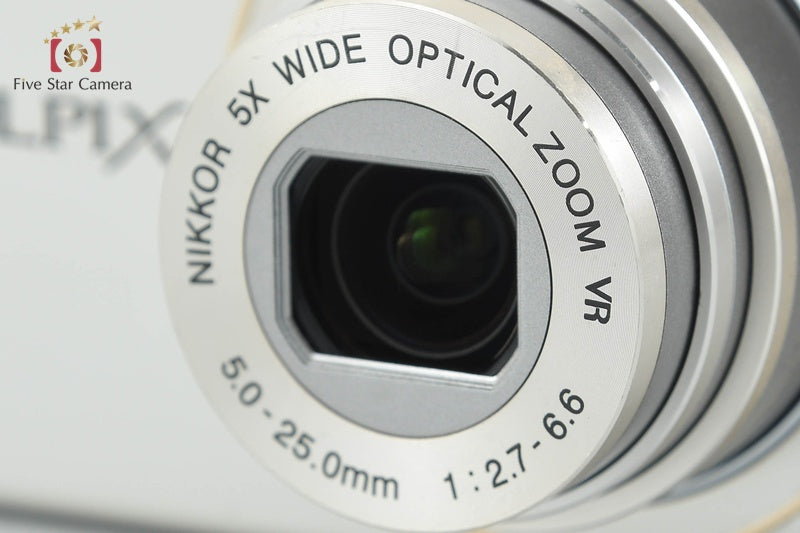 Nikon COOLPIX S640 Ice Silver 12.2 MP Digital Camera