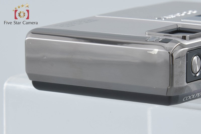 Nikon COOLPIX S1000pj Silver 12.1 MP Digital Camera