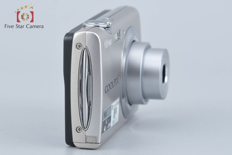 Nikon COOLPIX S230 Solid Silver 10.0 MP Digital Camera w/ Box