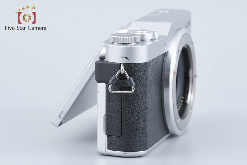 Panasonic LUMIX DC-GF9 Silver 16.0 MP Mirrorless Camera [Japanese Language Only]