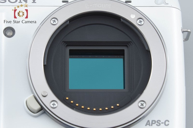 "Count 2,777" Sony Alpha NEX-F3 White 16.1MP 18-55 Lens [Japanese Language Only]