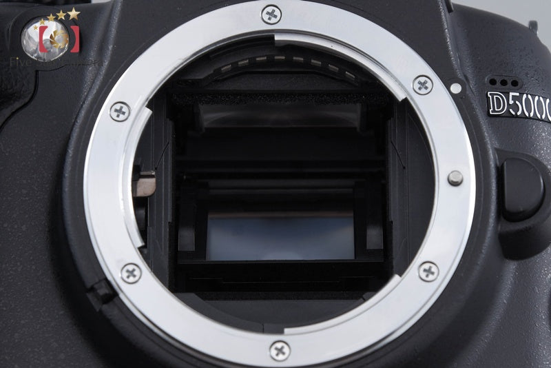 "Shutter count 2,011" Nikon D5000 12.3 MP DSLR Camera 18-55 VR Lens