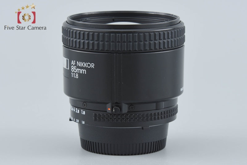 Nikon AF NIKKOR 85mm f/1.8 from Japan