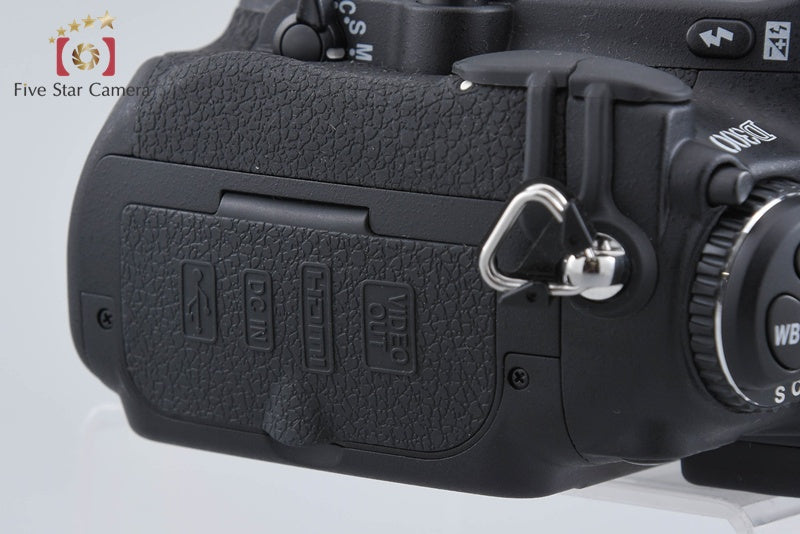 "Shutter count 24" Nikon D300 12.3 MP Digital SLR Camera Body