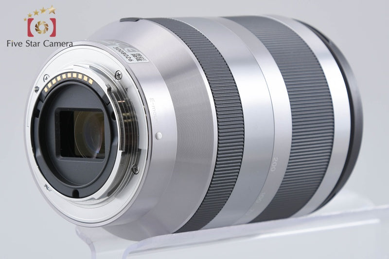 SONY E 18-200mm f/3.5-6.3 OSS SEL18200 Silver