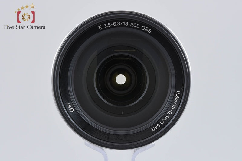 SONY E 18-200mm f/3.5-6.3 OSS SEL18200 Silver