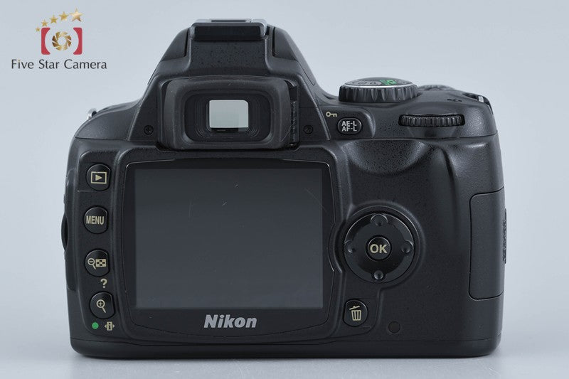 Nikon D40 Black 6.1 MP Digital SLR Camera 18-55 Lens