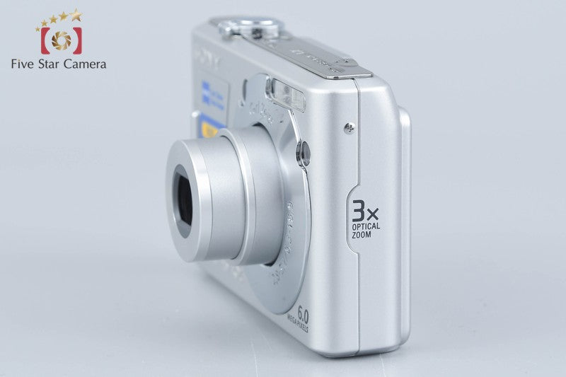 Sony Cyber-Shot DSC-W30 Silver 6.0 MP Digital Camera [Japanese Language Only]