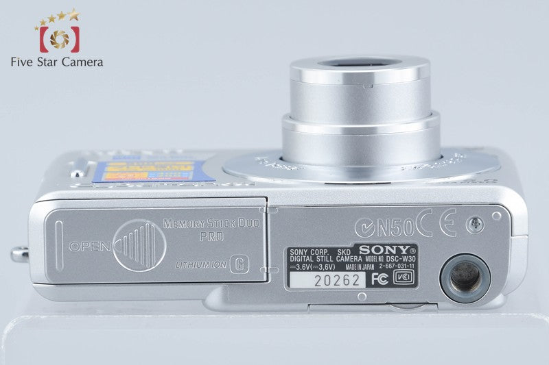 Sony Cyber-Shot DSC-W30 Silver 6.0 MP Digital Camera [Japanese Language Only]