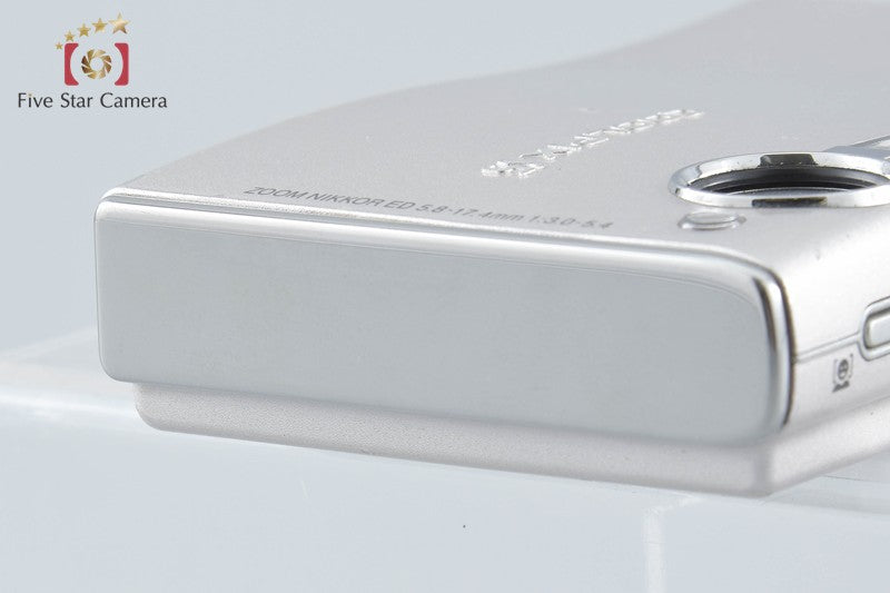 Nikon COOLPIX S5 Gloss Silver 6.0 MP Digital Camera