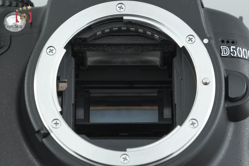 Nikon D5000 12.3 MP DSLR Camera 18-55 55-200 VR Lenses