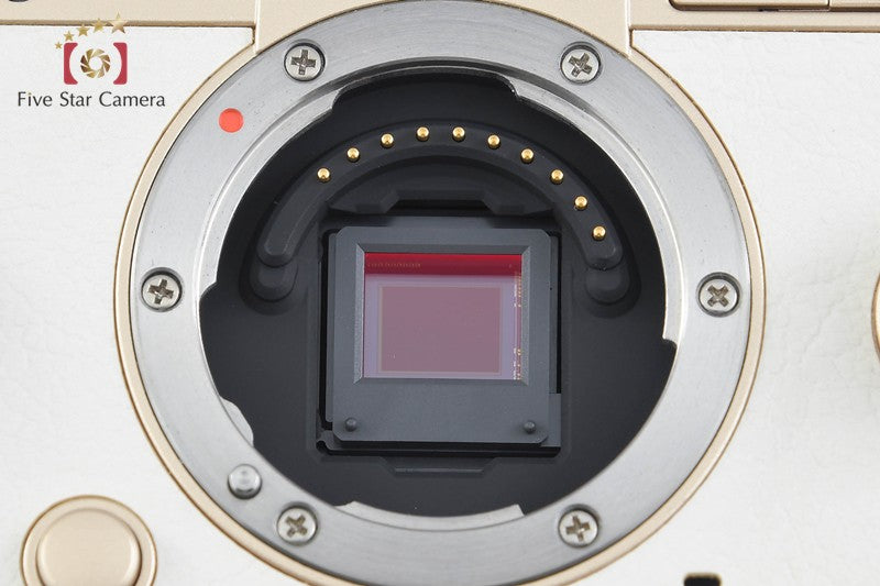 "Count 964" PENTAX Q-S1 Gold x Cream 12.4 MP Digital Mirrorless Camera 5-15 Lens