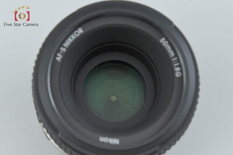 Nikon AF-S NIKKOR 50mm f/1.8 G Special Edition
