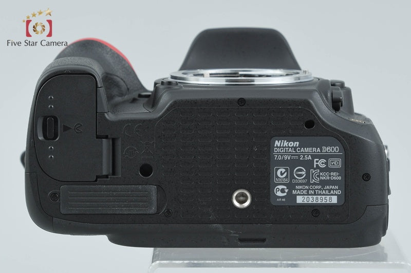 "Shutter count 200" Nikon D600 24.3 MP Full Frame Digital SLR Camera Body