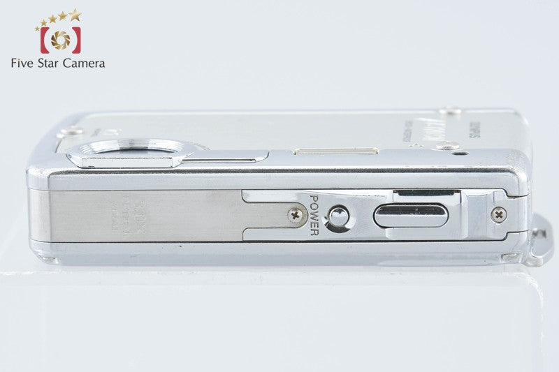 Olympus μ720 SW Shiny Silver 7.1 MP 3m Waterproof Digital Camera