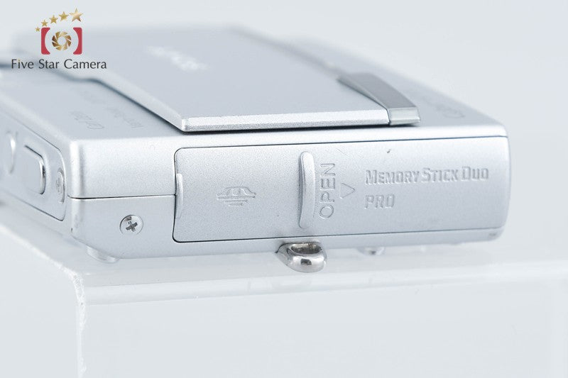 Sony Cyber-Shot DSC-T9 Silver 6.0 MP Digital Camera [Japanese Language Only]