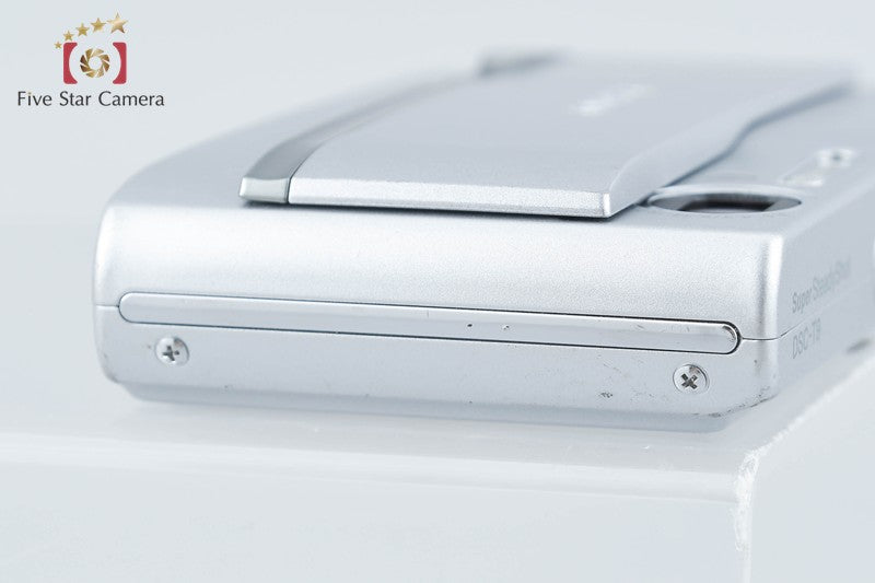 Sony Cyber-Shot DSC-T9 Silver 6.0 MP Digital Camera [Japanese Language Only]