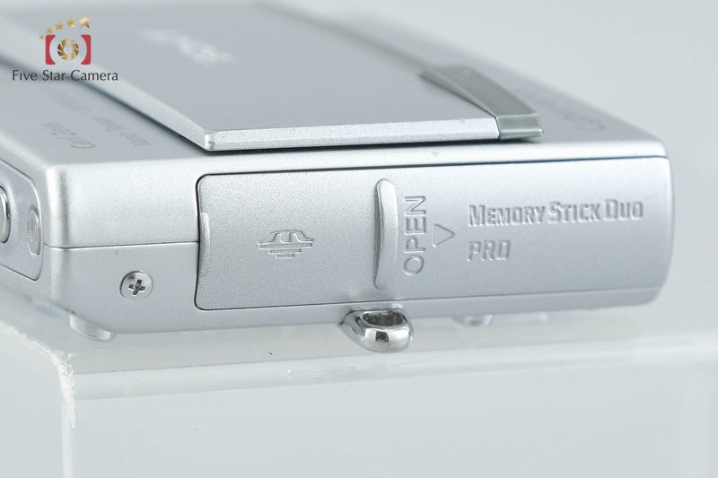 Sony Cyber-Shot DSC-T9 Silver 6.0 MP Digital Camera [Japanese Language Only]